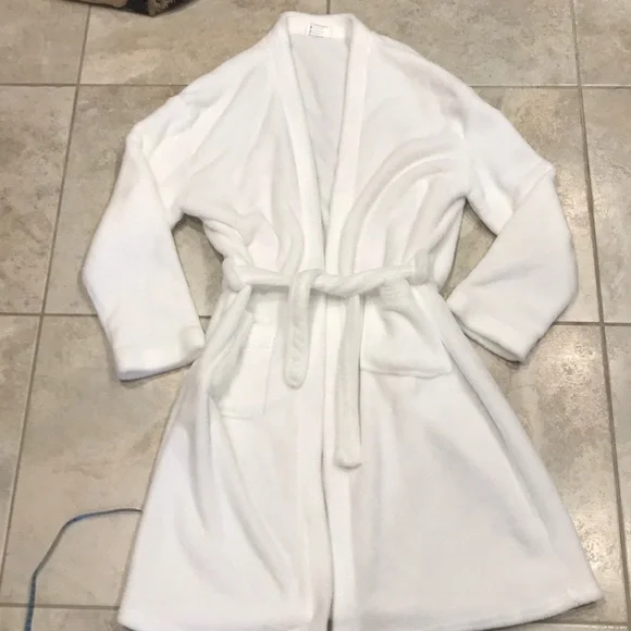 NWOT Robe - Picture 2 of 6
